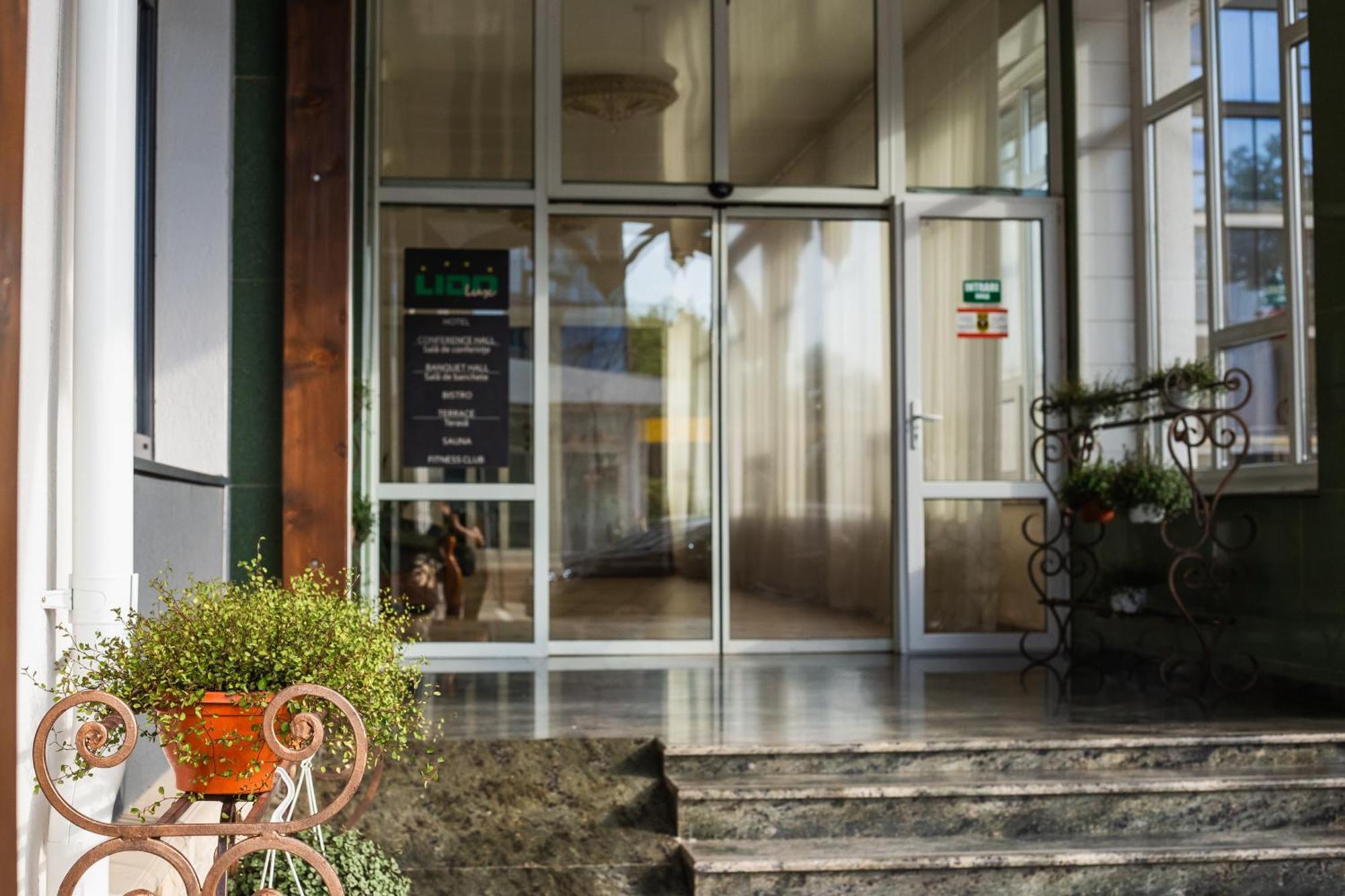 Lidolux Bed & Breakfast Белци Екстериор снимка