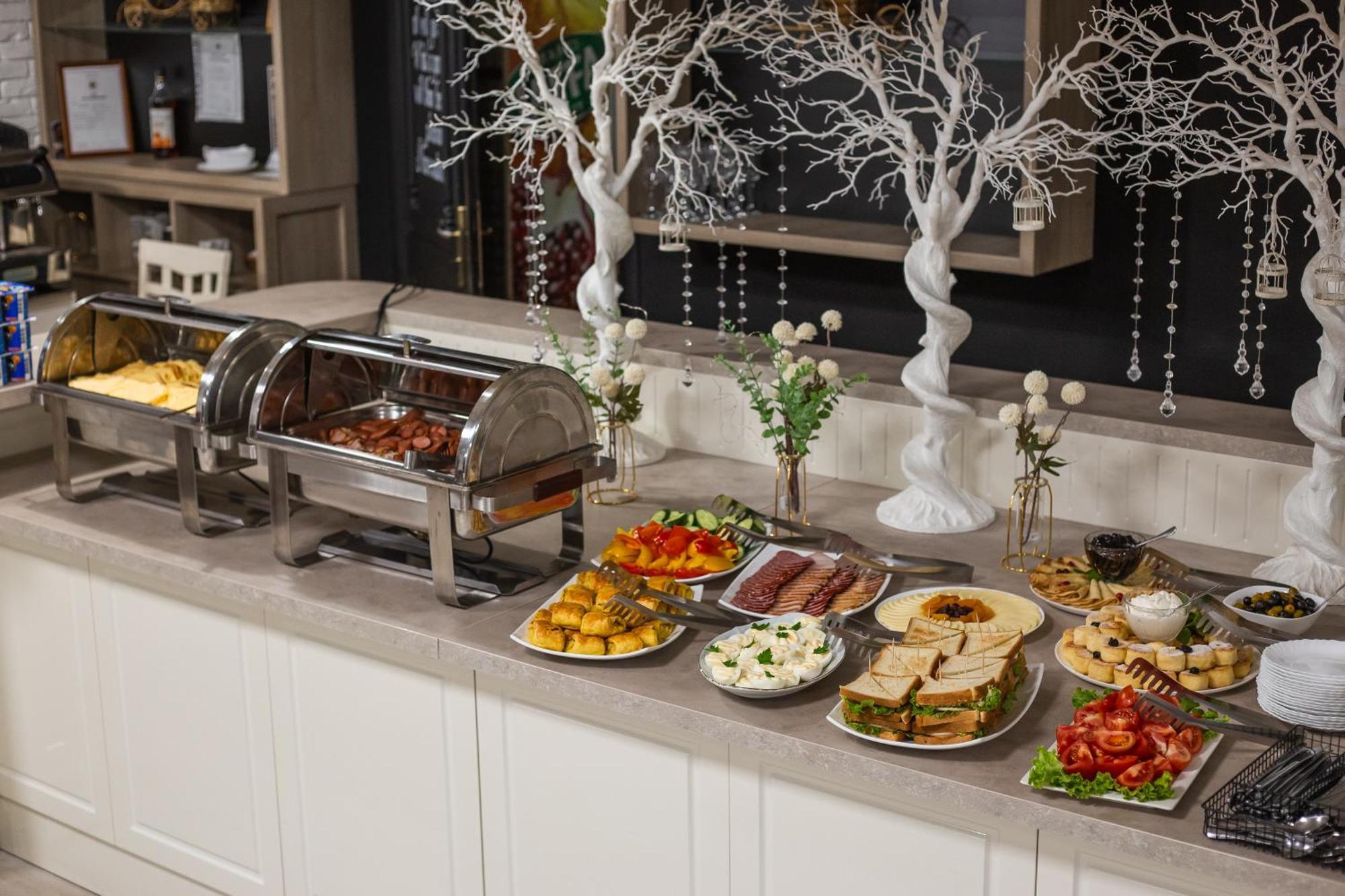 Lidolux Bed & Breakfast Белци Екстериор снимка