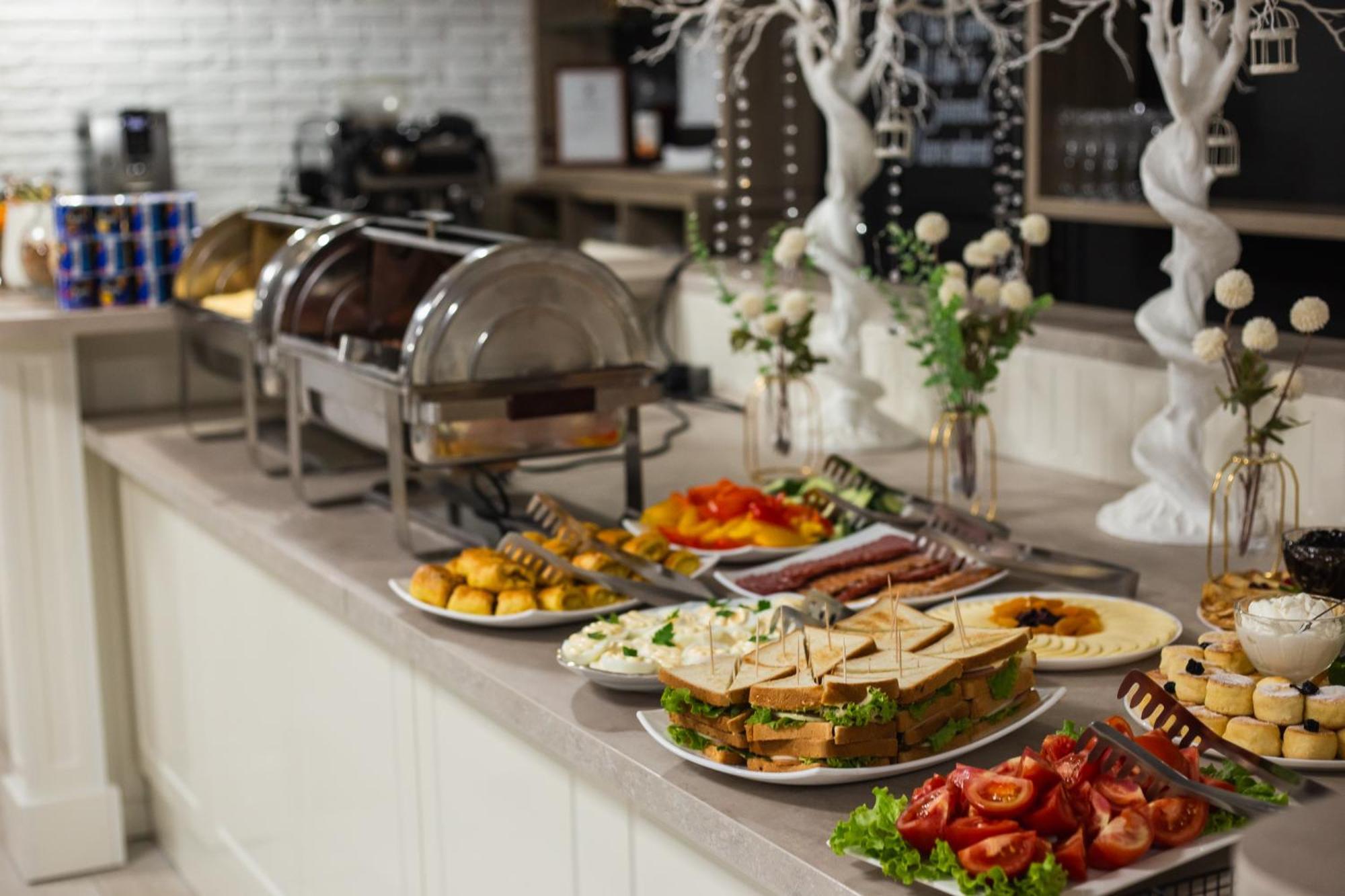 Lidolux Bed & Breakfast Белци Екстериор снимка